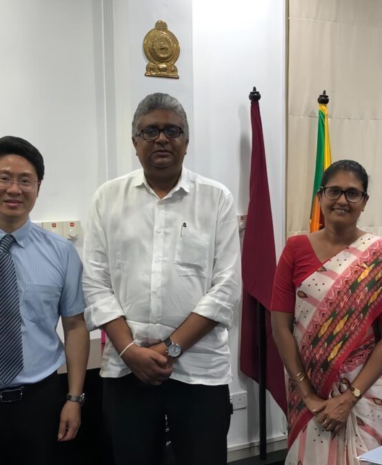 A Duo of Directors of the Confucius Institute at the University of Colombo (CIUC) visited the UGC Chairman